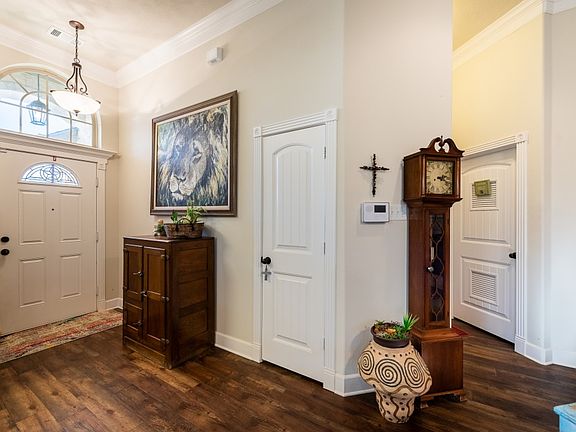 3rd image of 1808 Lakeshore (pvt) Cir
