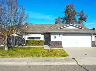 640 Smithwood Dr, Oakdale, CA 95361