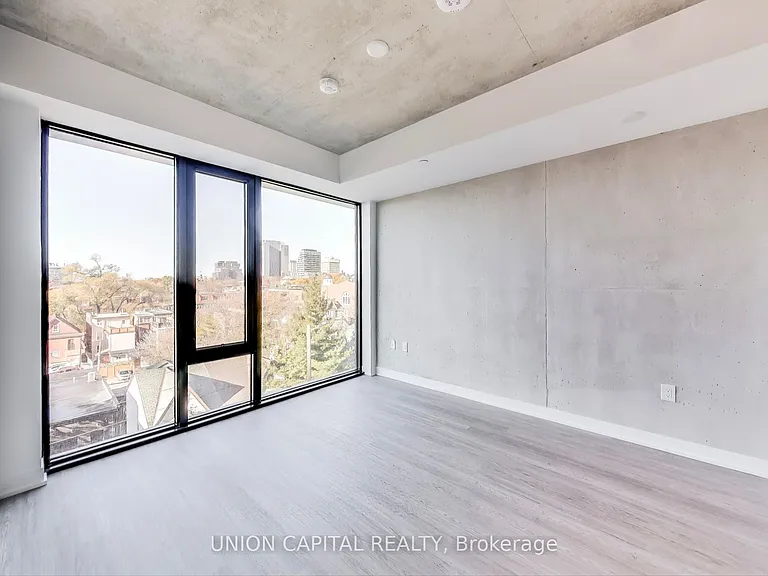 195 McCaul St #502 — Photo 11