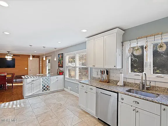 323 Suburban Dr — Photo 9