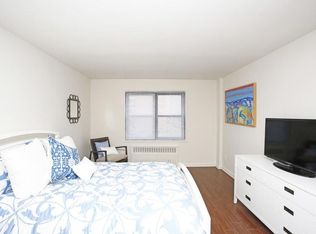 854 E Broadway APT 5T, Long Beach, NY 11561
