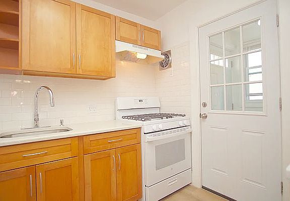 5th image of 21-11 29th Ave #1