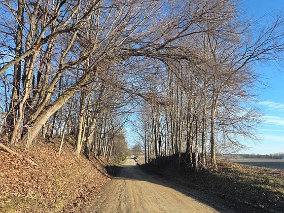 4th image of 19204 Avery Rd