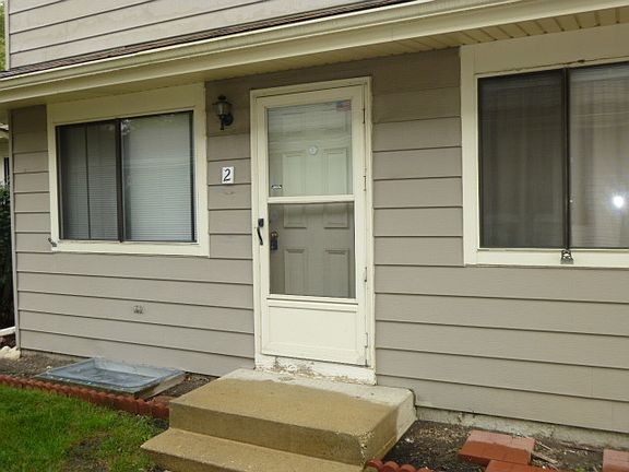 2nd image of 29W535 Winchester Cir N Unit 2