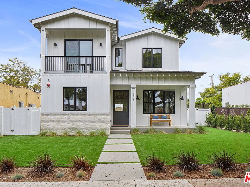1st image of 2228 Cloverfield Blvd