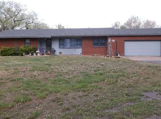 728 N Us Highway 281, Hoisington, KS 67544