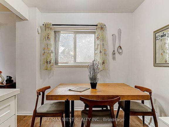 5th image of 10 Leith Hill Rd #27