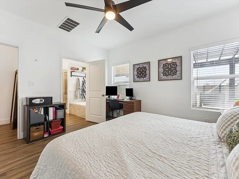 700 Legends Ln — Photo 16