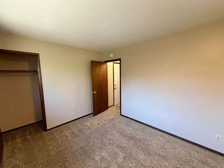 1401 Elizabeth St — Photo 11