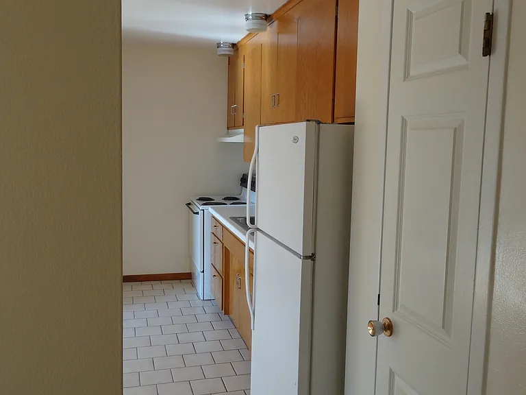 804 6th St NW — Photo 3