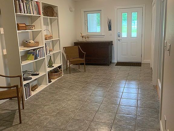 Entrance-way, closet