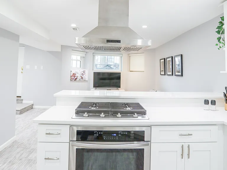 3556 N Wilton Ave #1 — Photo 4