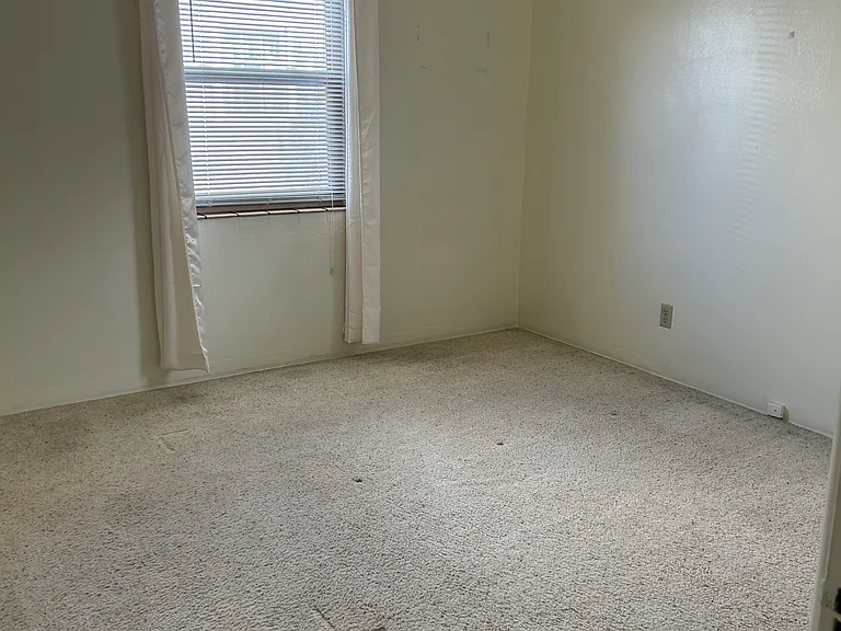 3915 Warren Ave #2 — Photo 7