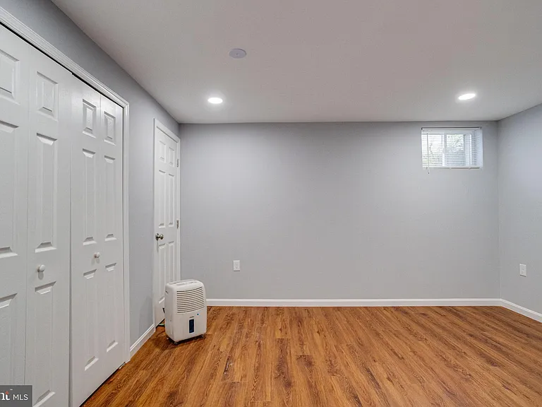 1359 Raleigh Dr — Photo 44