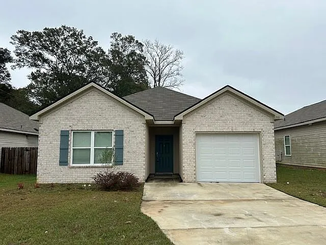 915 McNeil Ave — Photo 1