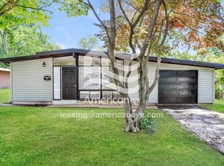 830 Saint Anthony Ln, Florissant, MO 63033