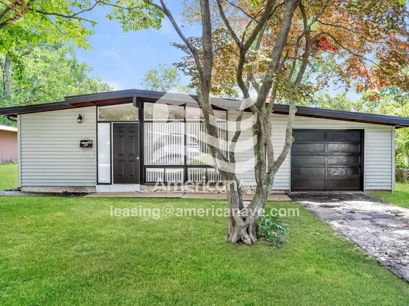 830 Saint Anthony Ln, Florissant, MO 63033