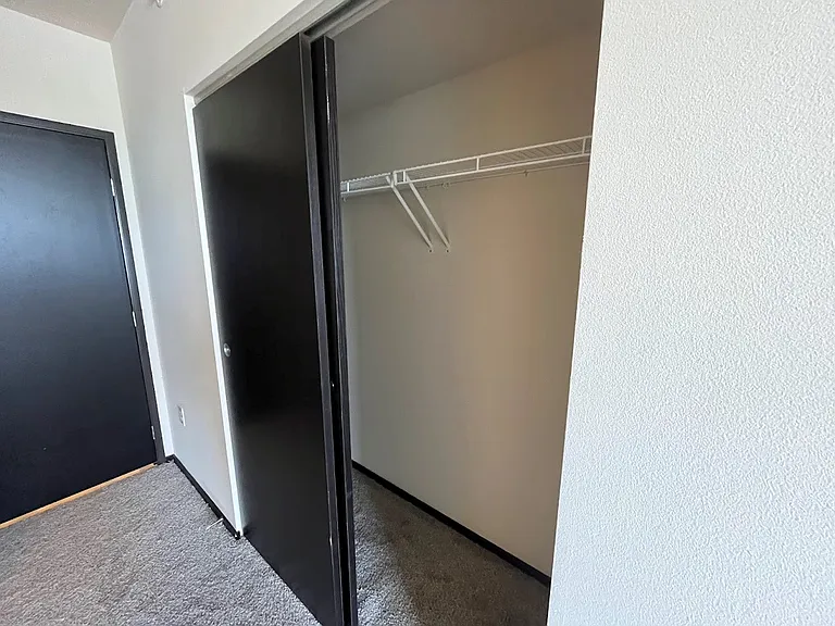Galaxie High Rise Apartments — Photo 196