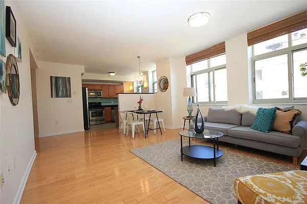 Sold by RE/MAX Gold Coast Realty | media 11