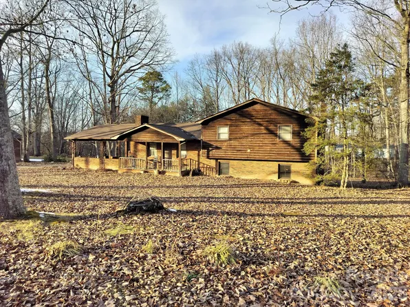 3968 Dover St, Claremont, NC 28610