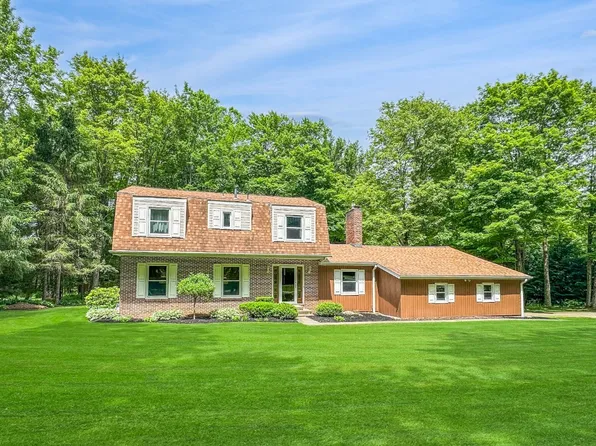 12015 Skyview Dr, Edinboro, PA 16412