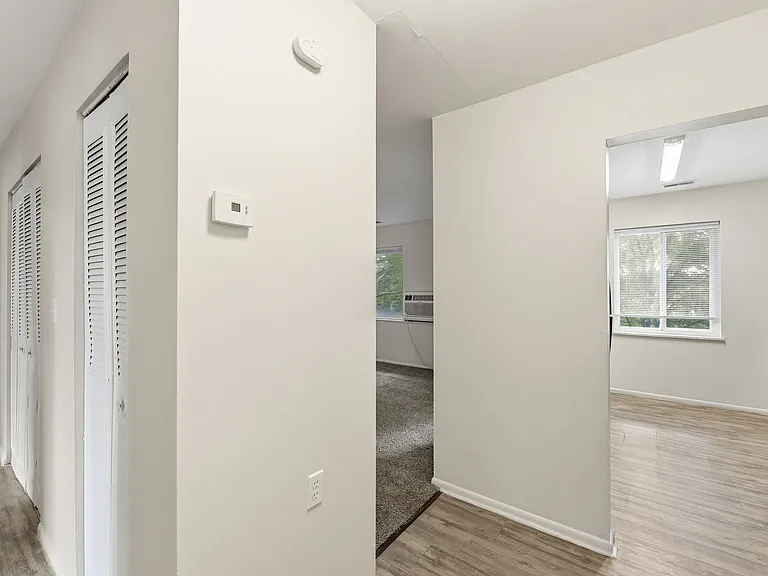Pin Oak Manor Apartments — Photo 15