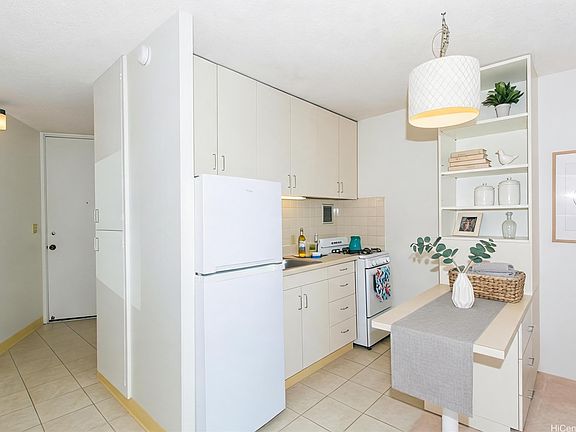 3rd image of 750 Amana St APT 204