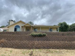 16730 Wildflower Ln, Prather, CA 93651