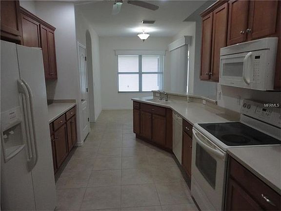 3rd image of 1725 Sunderland Dr