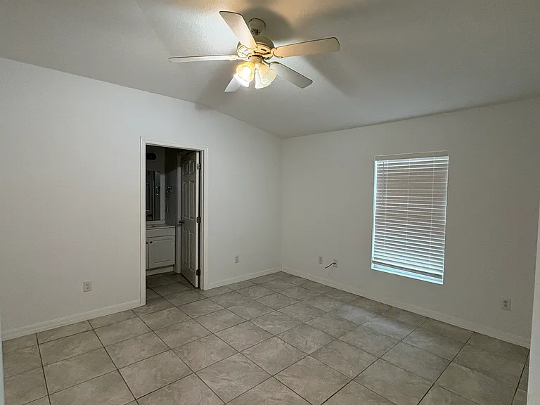 2585 89th Ct — Photo 7