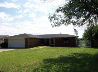 1702 Clover Cir, Duncan, OK 73533