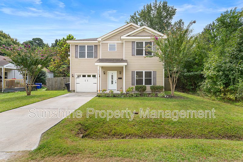 1st image of 2725 Barclay Ave