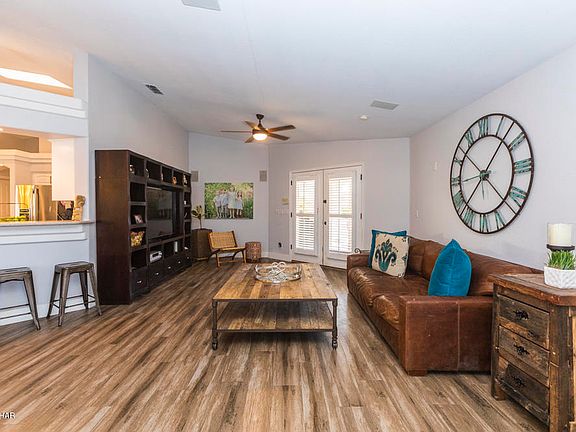 3rd image of 621 Via Del Lago
