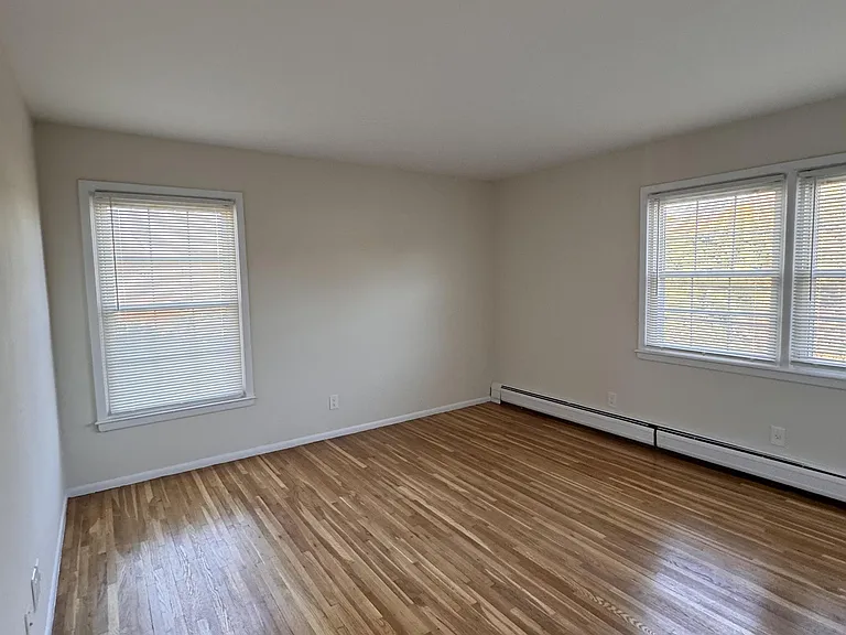 249 N Middletown Rd — Photo 7