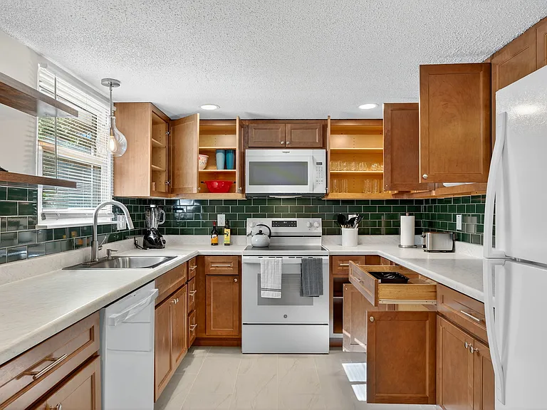 2544 Spring Forest Rd — Photo 20