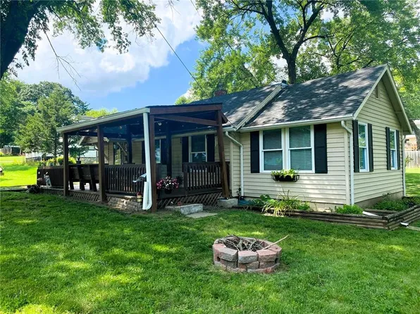 802 E Gudgell Ave, Independence, MO 64055