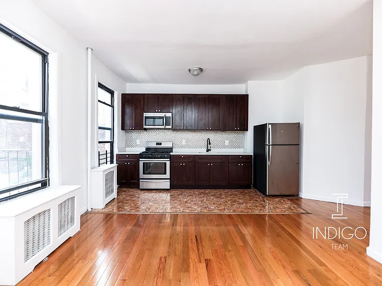 361 49th St #2 — Photo 1