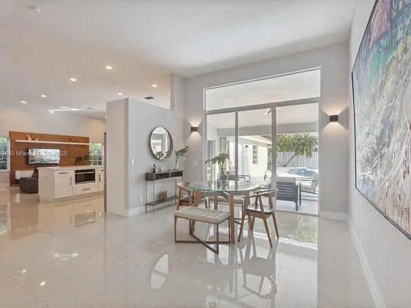 803 Heritage Dr, Fort Lauderdale, FL 33326