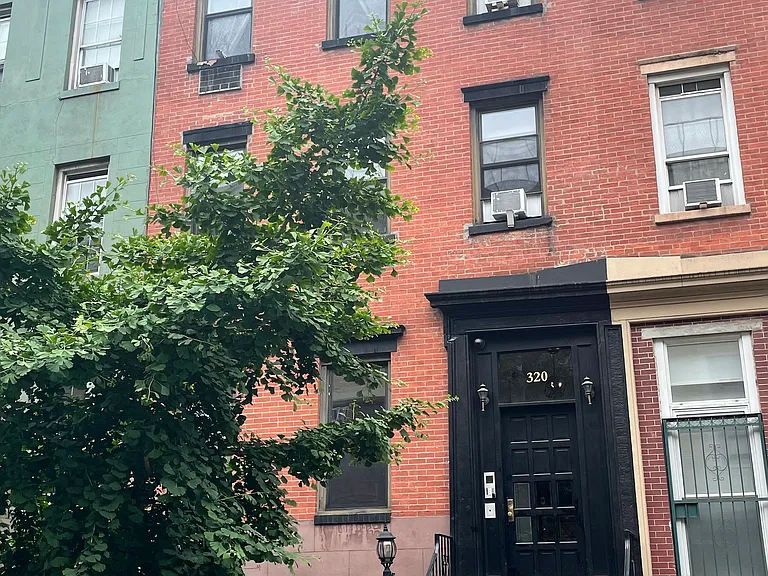 320 E 19th St #3A — Photo 11