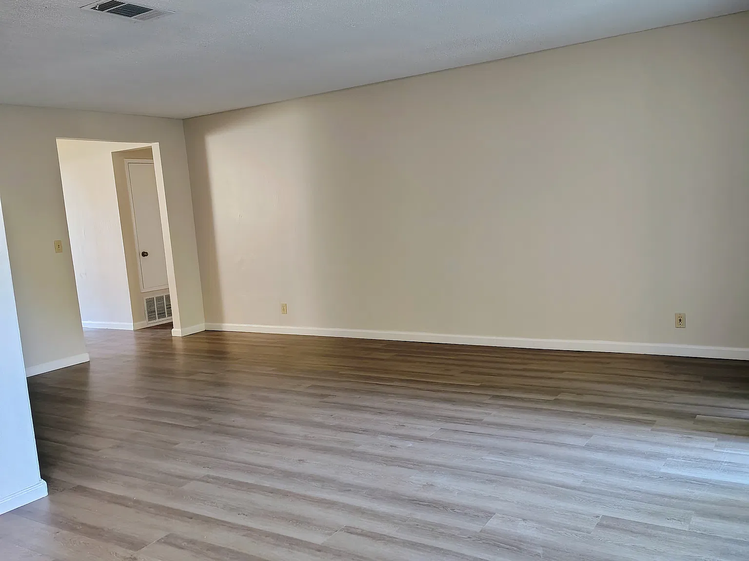 3 bed, 1438 sqft, $2,875 — Photo 4