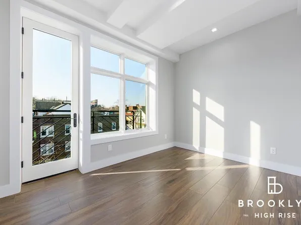 1489 Brooklyn Avenue image 4 of 9