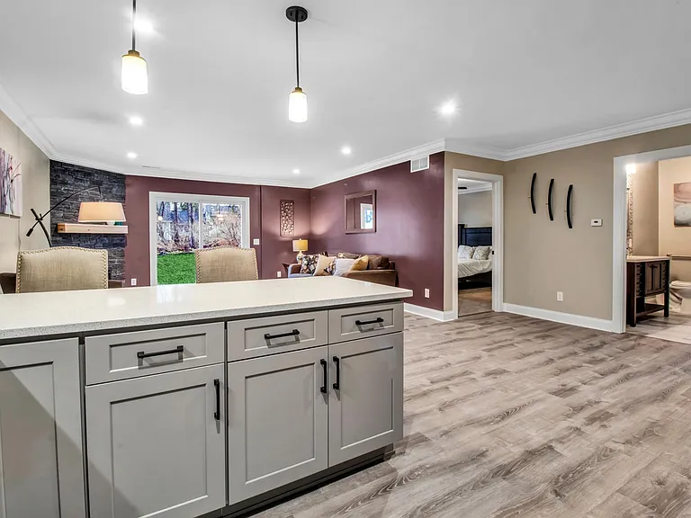 11290 Broadway St — Photo 11