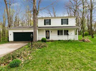 51744 Meadow Knoll Dr, South Bend, IN 46628