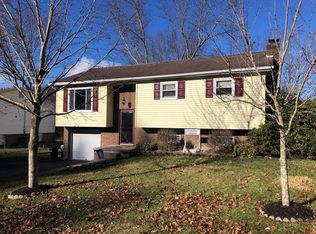 171 Hunter Ridge Rd, Mount Hope, WV 25880