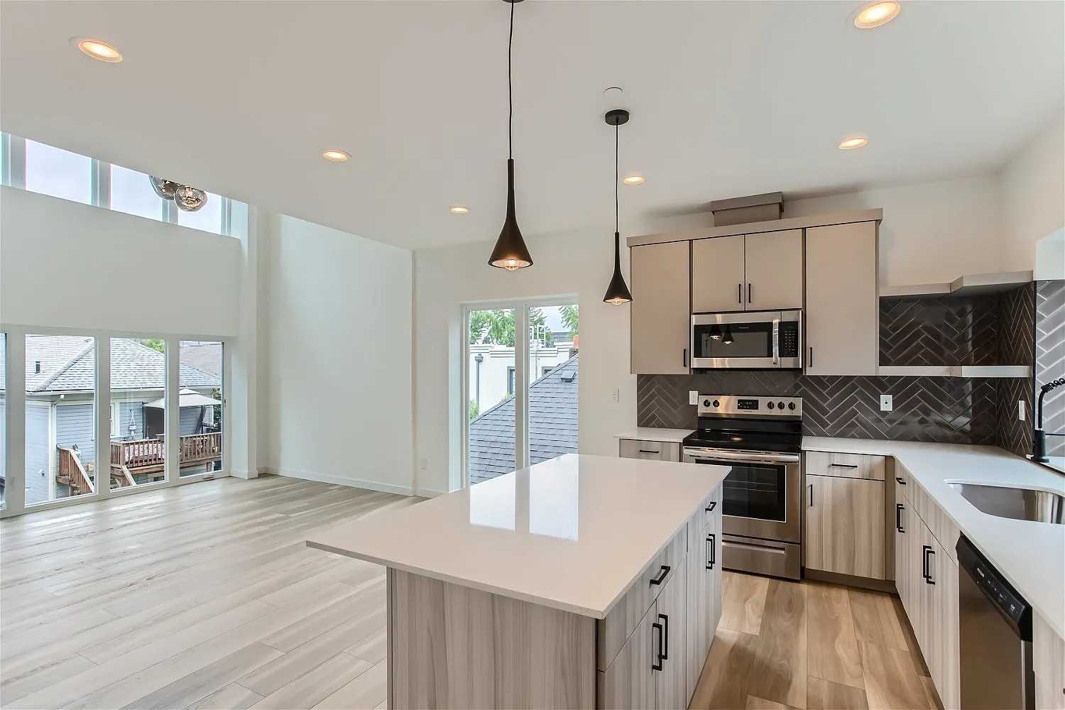 2 bed, 2.5 bath, 1235 sqft, $3,298 — Photo 2