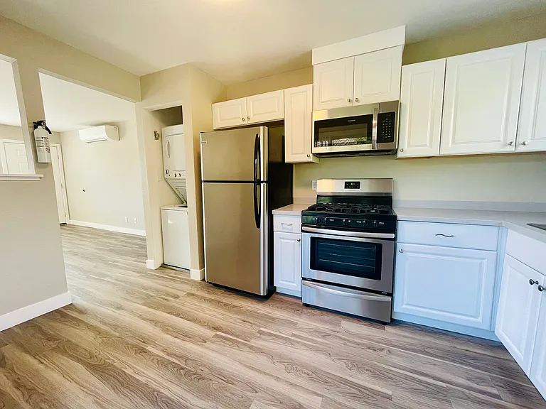 3x1 - 950 SqFt -Kitchen