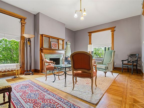9th image of 1435 Market Ave N