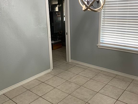 4th image of 1701 Kentucky Way