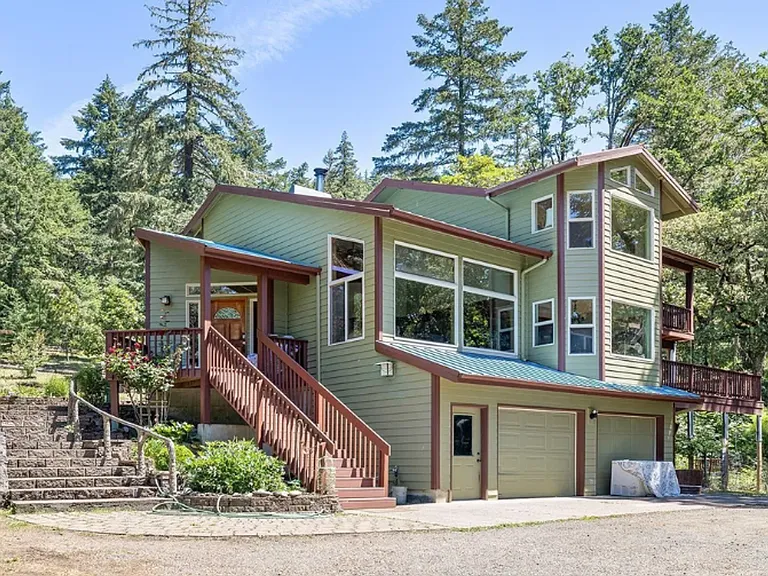 25151 Pleasant View Dr — Photo 2
