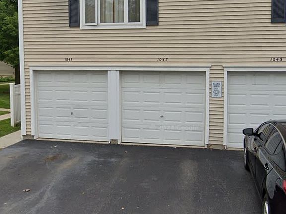 4th image of 1085 Cove Dr #1